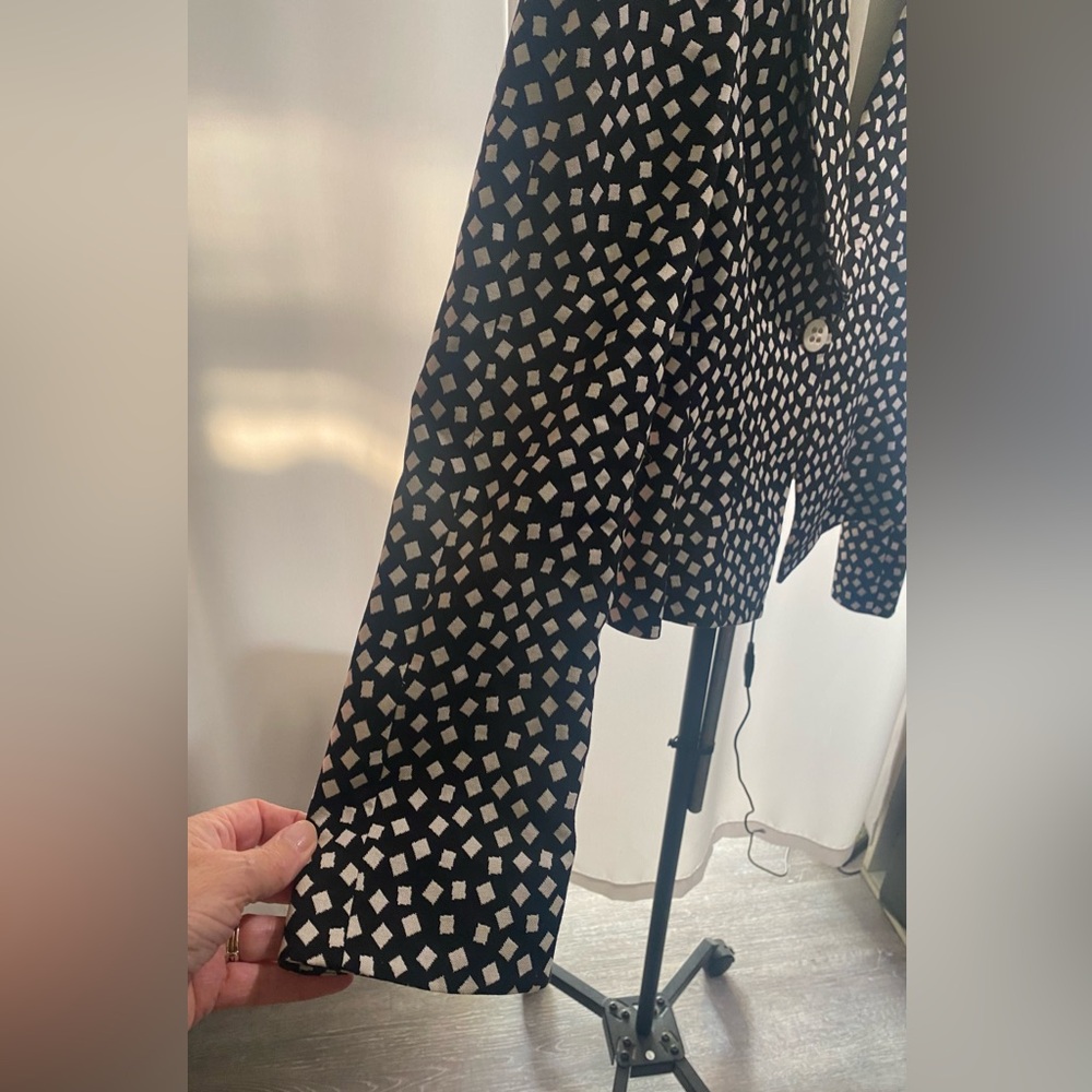 Armani Collezioni Black Blazer with White Geometric Print - Picture 4 of 11